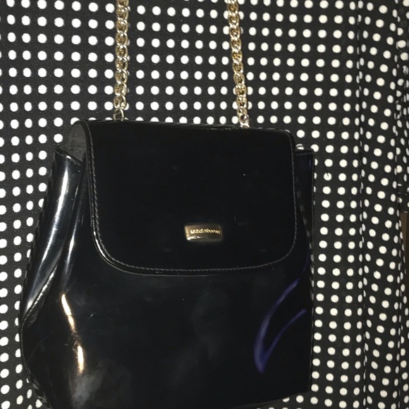 Pocketbooks, Peacoats, Capris, Shoe Booties, - Picture 7 of 8